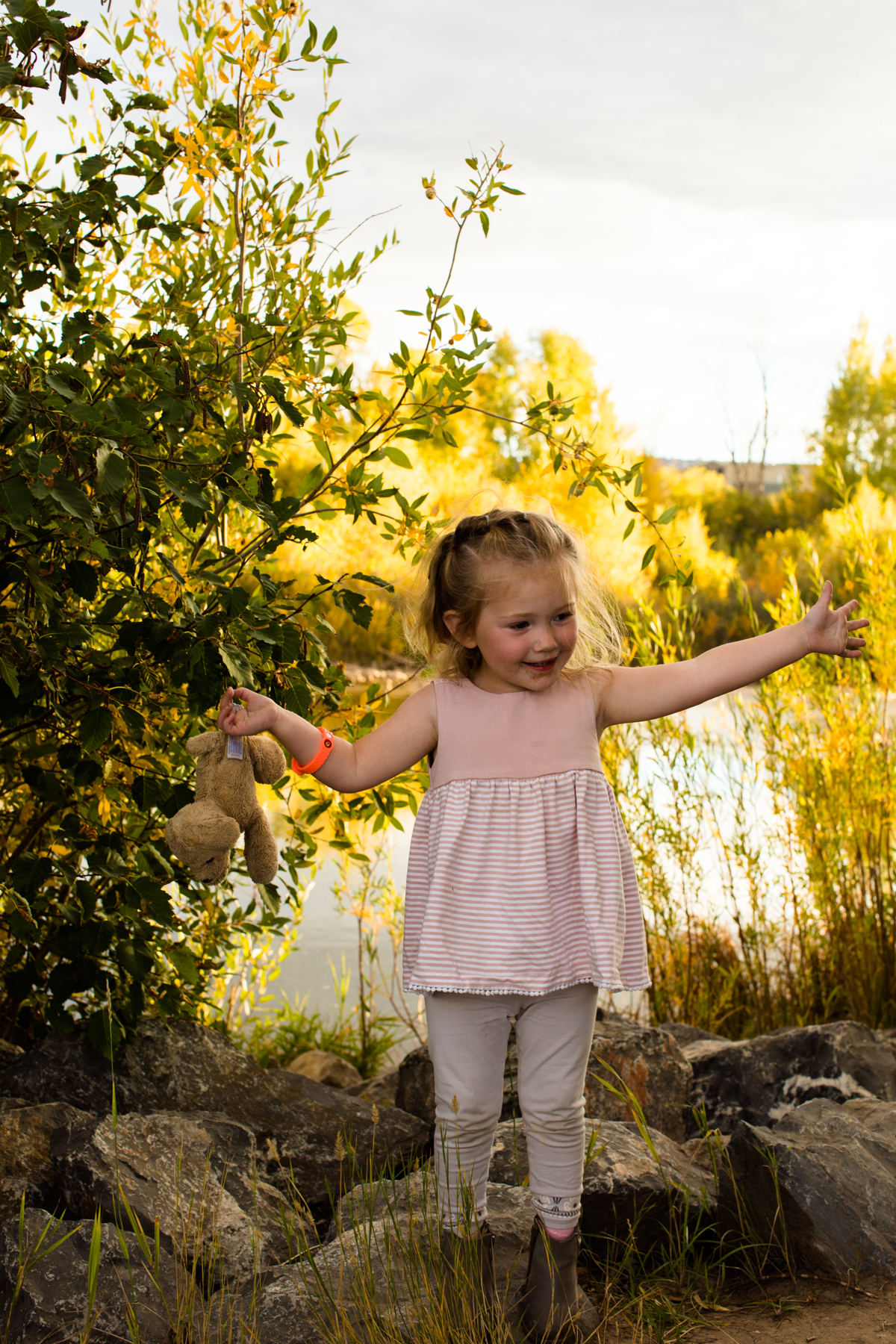 True to color child photo, Children Photographer, Child in Autumn woods,